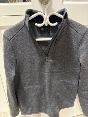 FIGS Women's Gray Zip-Up Sweater